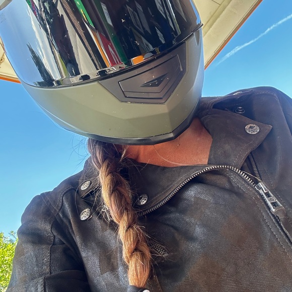 Meet your Posher, Brynde - Picture 3 of 6